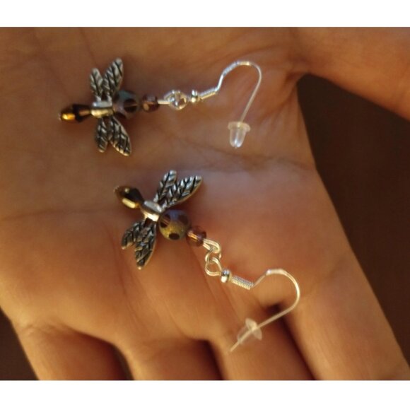 Handmade dragonfly earrings, silver plated hooks. - Picture 3 of 4